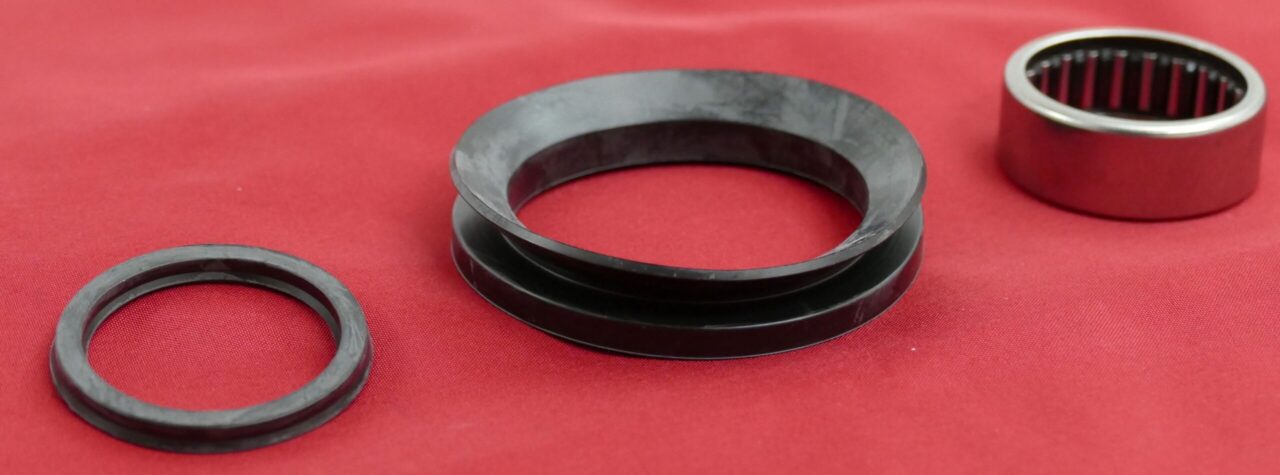 Spindle Bearing And Seal Kit For Outer Axle. Dana 30 / 44.